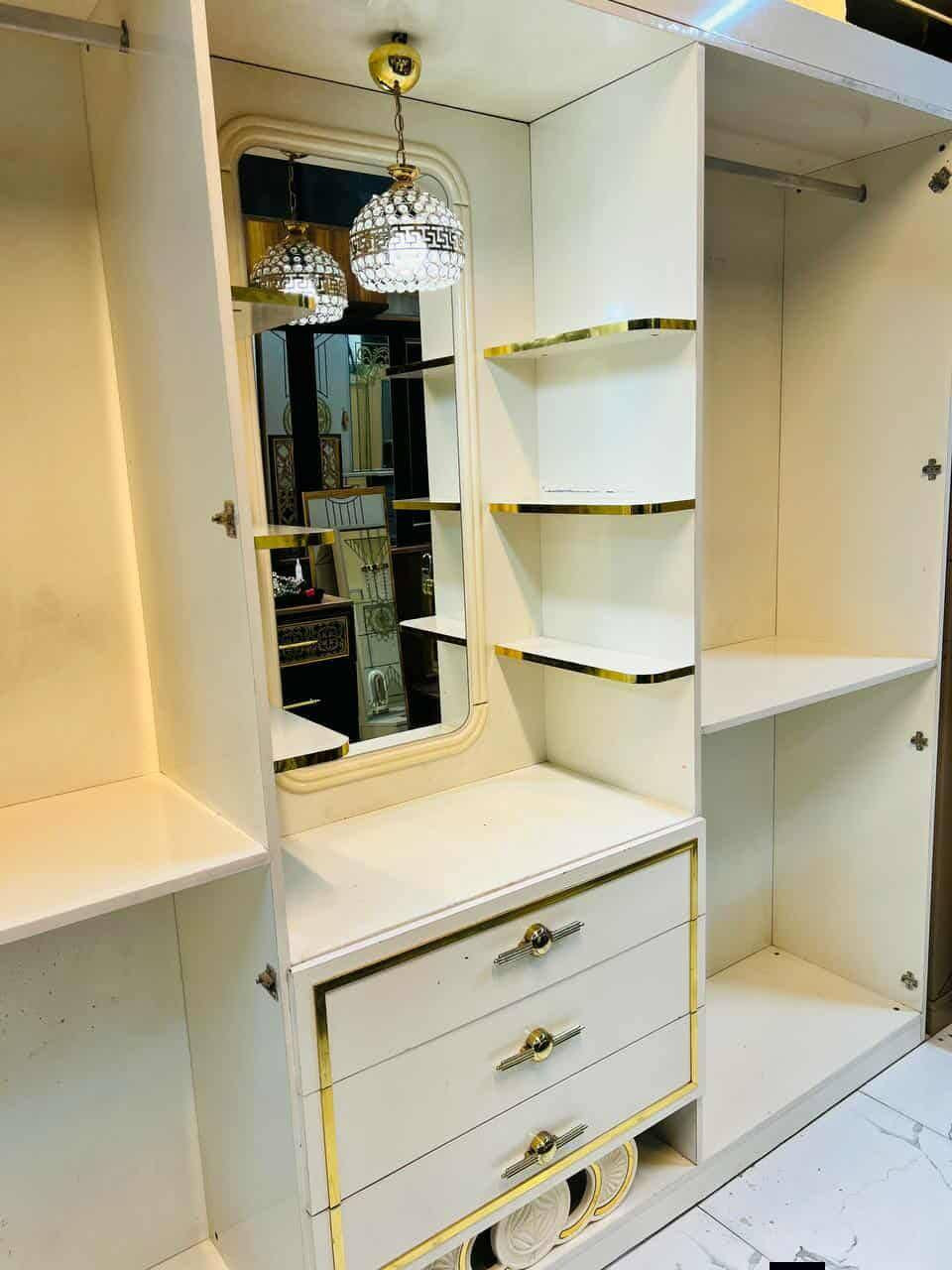 غرفة تركية مو انديف صاج نوم جديده ابد مامستعمله السعر 950 بيها مجال بسيط يوجد توصيل ***********
