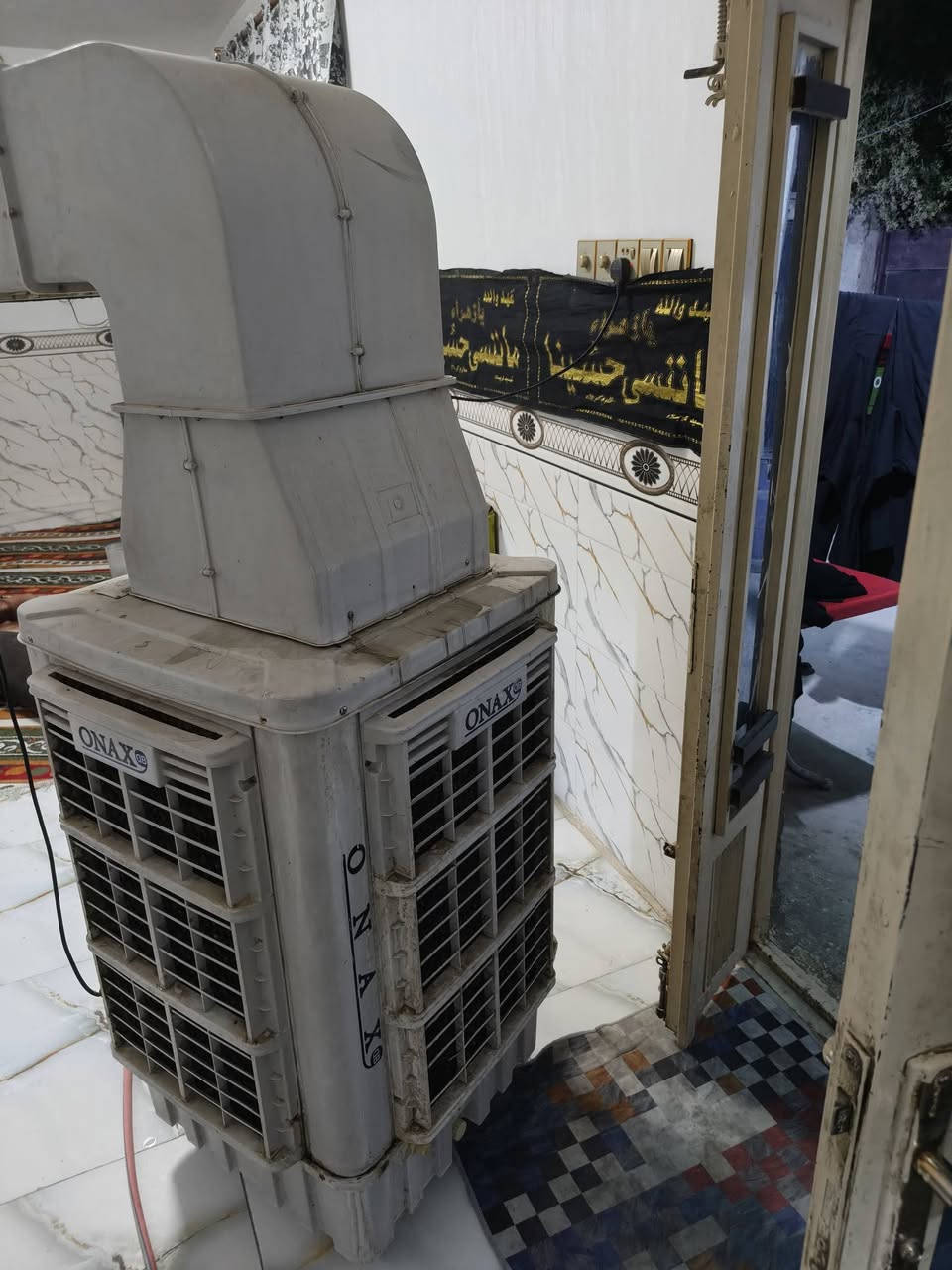 سلام عليكم مبرده نضيفه للبيع شغاله كلشي مابيه سعر ٣٠٠ مكاني حي لعامل بسايدين مال جامع ال شبل ***********
