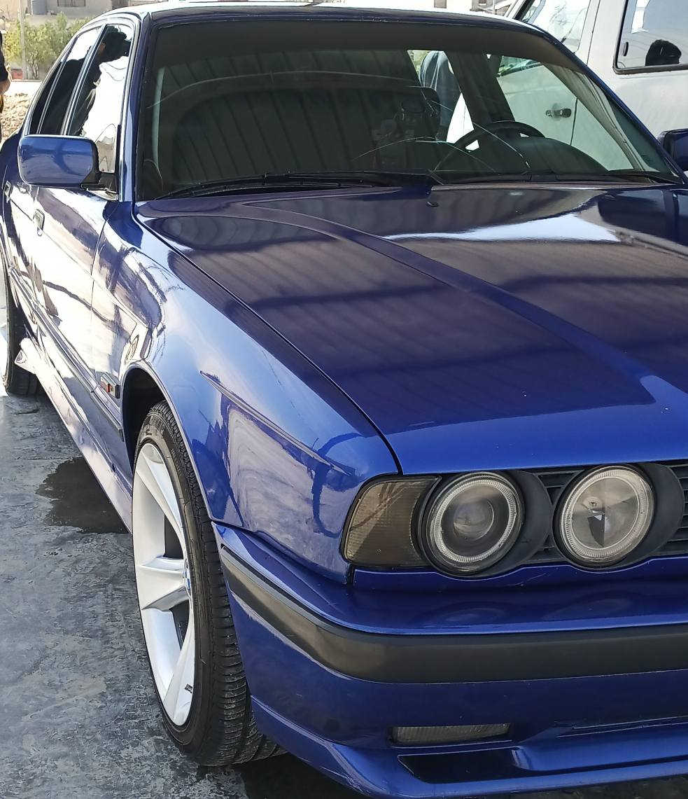 السلام عليكم... من رخصت الادمن المحترم
للبيع بي ام دبليو 
السياره حلوه ومتعوب عليه ومثل ما وضحه بالصوره الشراي يتصل بدون كسر بحلال العالم 
***********
