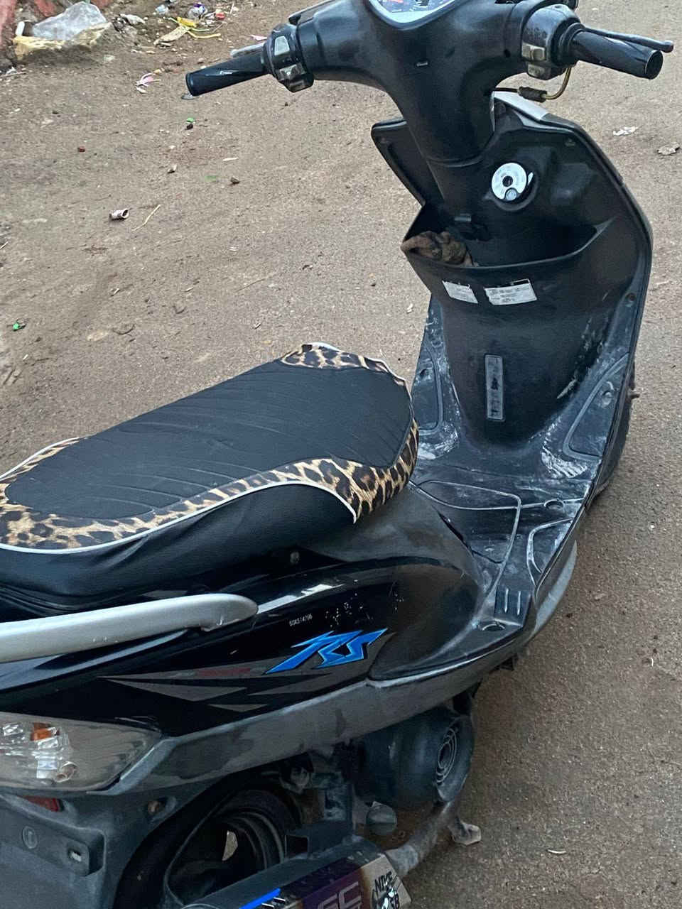 سلام عليكم ماكس عدله للبيع دراجه كلها بلاديه ومكفوله من طول للطول تجي وتشوف بعينك نضافه ونعومه مكينه السعر ٩٠٠ وبيها مجال العنوان بصره كرمه علي ***********.
