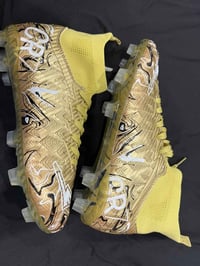 كوالتي عالي سعره بل محلات 40 ابيعه الك ويه توصيل 20  قياس 39 بس اني ال...