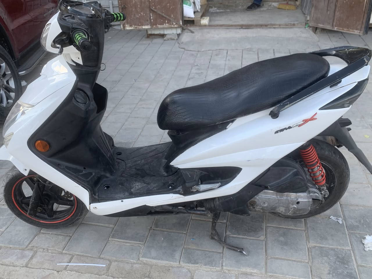 السلام عليكم سكنس لد مكينه مكفوله من الفتح والشد وتبخير وتنقيص ونضوح كفراتها مثل ما موضحات كلشي شغال بيها وبلخدمه مكاني  حي اور بغداد السعر 750 التواصل ***********
