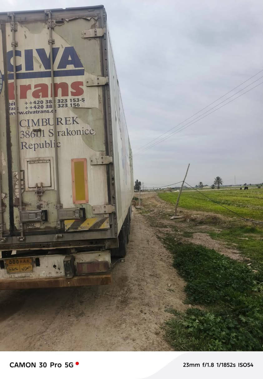 السلام عليكم 
للبيع براد 2006 ارتفاع 65 تخم تاير جاهز للشغل 
رقم الموبايل ***********
