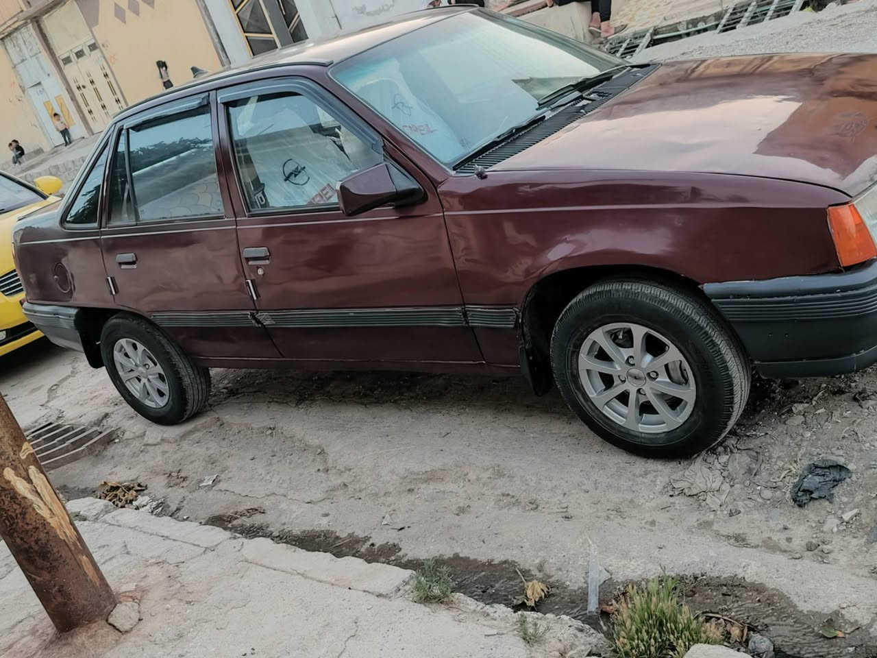 كاديت حجم 16 موديل 1991 
رقم نينوى جديد 
سنويه 2030
شرط الوكاله والتحويل
كابون ماستر 
مكينه وكير شرط 
سياره بدون دواخل 
صبغ عام جماليه فقط
طخم امامي خلفي 
+دوشمه جديد
سياره جاهزه ماتصرف عليها ربع
#السعر_25_وبيها_مجال
***********
***********
