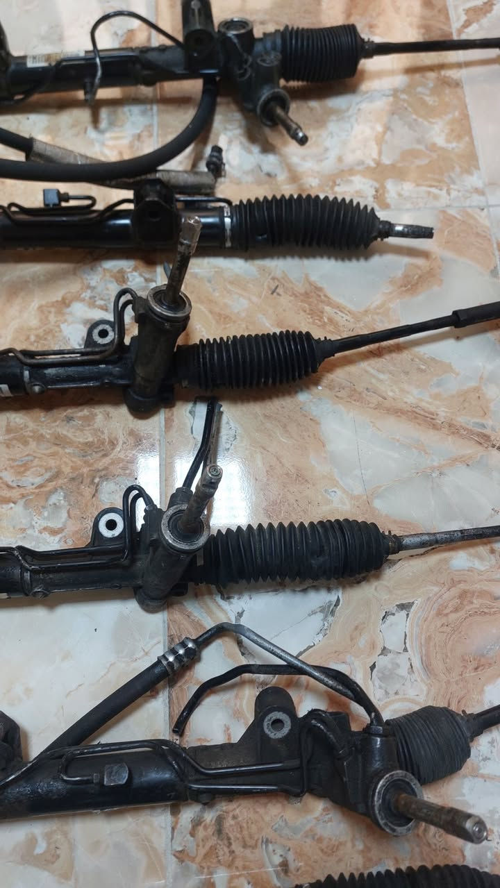 السلام عليكم.مشط استيرن لسيارات كلايزر7راكب وكرفان لموديلات 91_95. 96_2000 2001_2007. 2008_2016.سعر القطعة الوحدة 175الف مع روس رواط جدد.كما يوجد توصيل لجميع محافظات العراق وتساب او اتصال ***********

