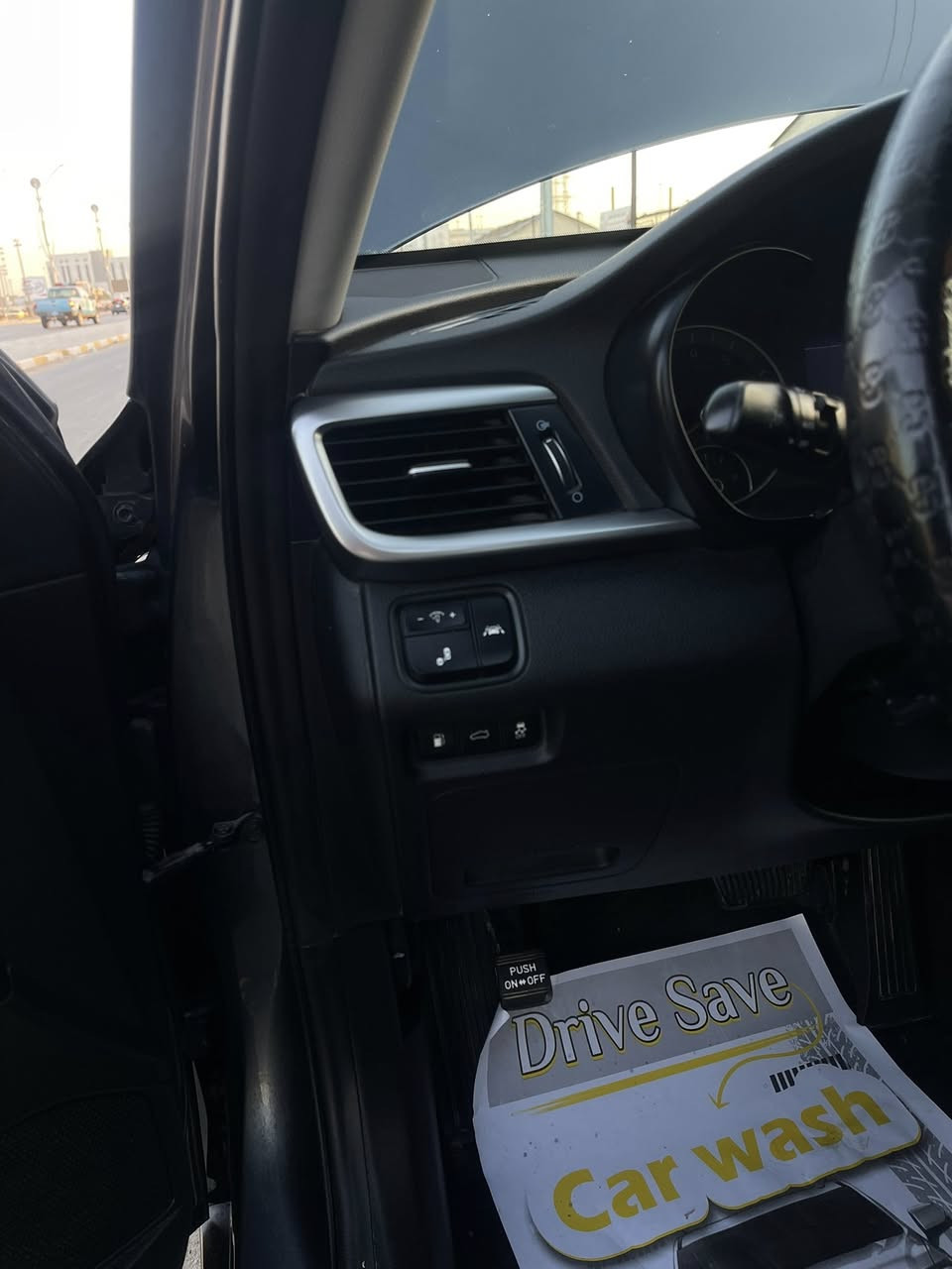 السـلام عليـكم 
اوبتـما موديل ٢٠٢٠  رقـم سليمانيـه الجديـد تريـد تحويـل او وكـاله  فـئه S فـوول مواصفـات من عـدا الفتحـه 
مكينـه ٢٤٠٠ 
رادارات جانبيـه 
رادارات امـاميـه 
بصمـه 
الصنـدوق ذكـي 
شـاشه كبيـره گار بلـي
كشنـات كهرباء 
تثبـيت مسار 
ماشيـه ٧٩ الف 

السياره كلهه ليبل واحد بدون تبديل قطعه 

        حادثـه سرقه جاملغ امامي ايسر وراجع نفسه 
والجاملغ الامامي الايمـن معدل بارد ومرشوش فقط 
والبنيد هاذا البارد الموضح بلصوره لا صبغ ولا فدشي 
السياره كلهه ليبل واحد مابيهه تبديل قطعه 

السـعر ١٣٠  العنوان الديوانيه

رقـم التلفون ***********
