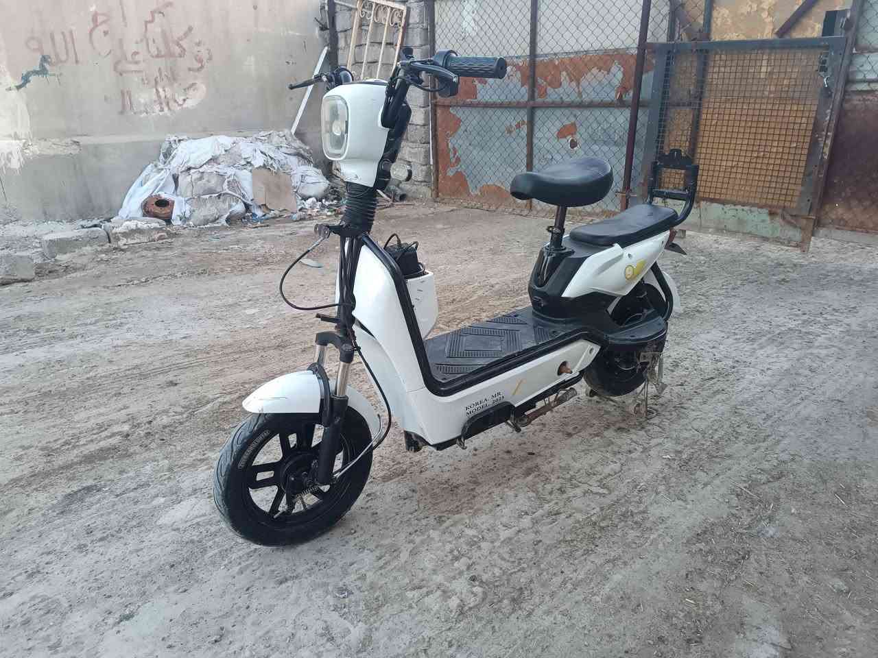 ماطور شحن للبيع اربع باتري السعر 150 مكان جانب الايمن


**إذا كنت صاحب هذا الإعلان وتريد حذفه لأي سبب، رجاءا أرسل رسالة إلى الدعم الفني**