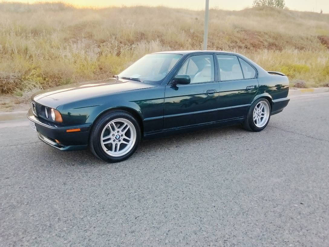 بسم الله الرحمان الرحيم سيارا BMW موديل 1992 محرك 525 بلادي مواصفات ويل ايم بدون ضربه صبغ جماليه سنوي 2030 هزه رقم دولي دفتر بنزين موجود قفل مركزي داخل كرمي كير اتومتيك كير محرك صدر تايرات كهربائية تبريد ثلج بدون عيب. كوبون بنزين موجود.  عنوان كركوك مقابل عرفه ***********.   ***********.    سعر. 68. كركوك, العراق
