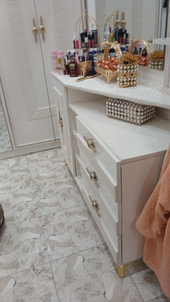 غرفه نوم للبيع ماليزيه 6قطع قبل 3سنوات ماخذيها للاستفسار الأتصال على الأرقام ***********
*********** وتساب مفتوح
