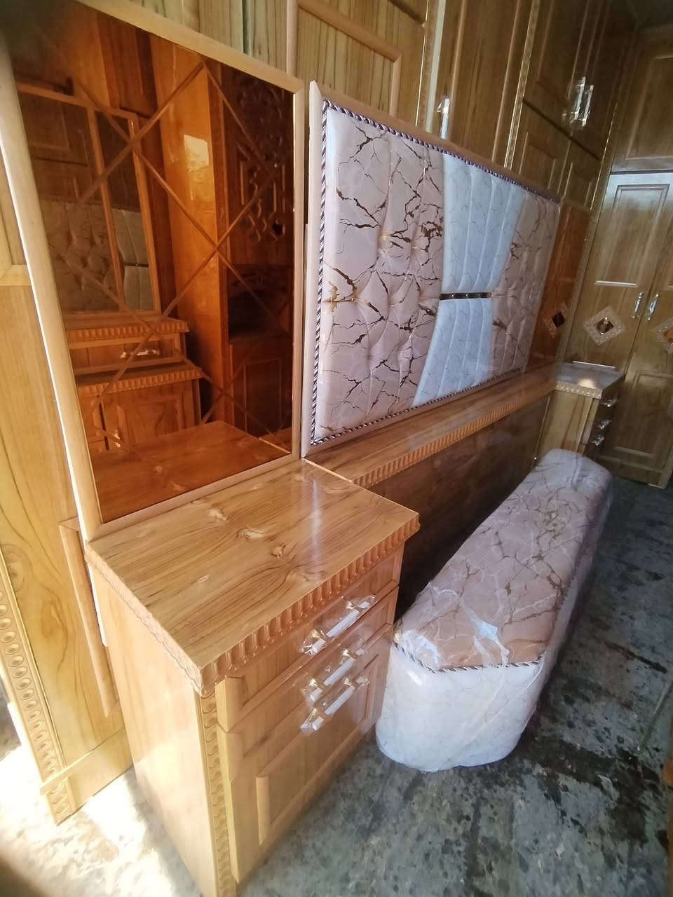 غرفه 5 ابواب. ملحق فصال تركي خشب صاج 5مليم نقش زان السعر مليون 150 الف عنوان موصل باب جديد داخل ساحة نادي الفتوه الرياضي مقابل افران السيد *********** اسيا *********** صبغ جقليتي جديده رجأ الما يشتري لا يخابر اقساط ماعندي مستعمل ماعندي
