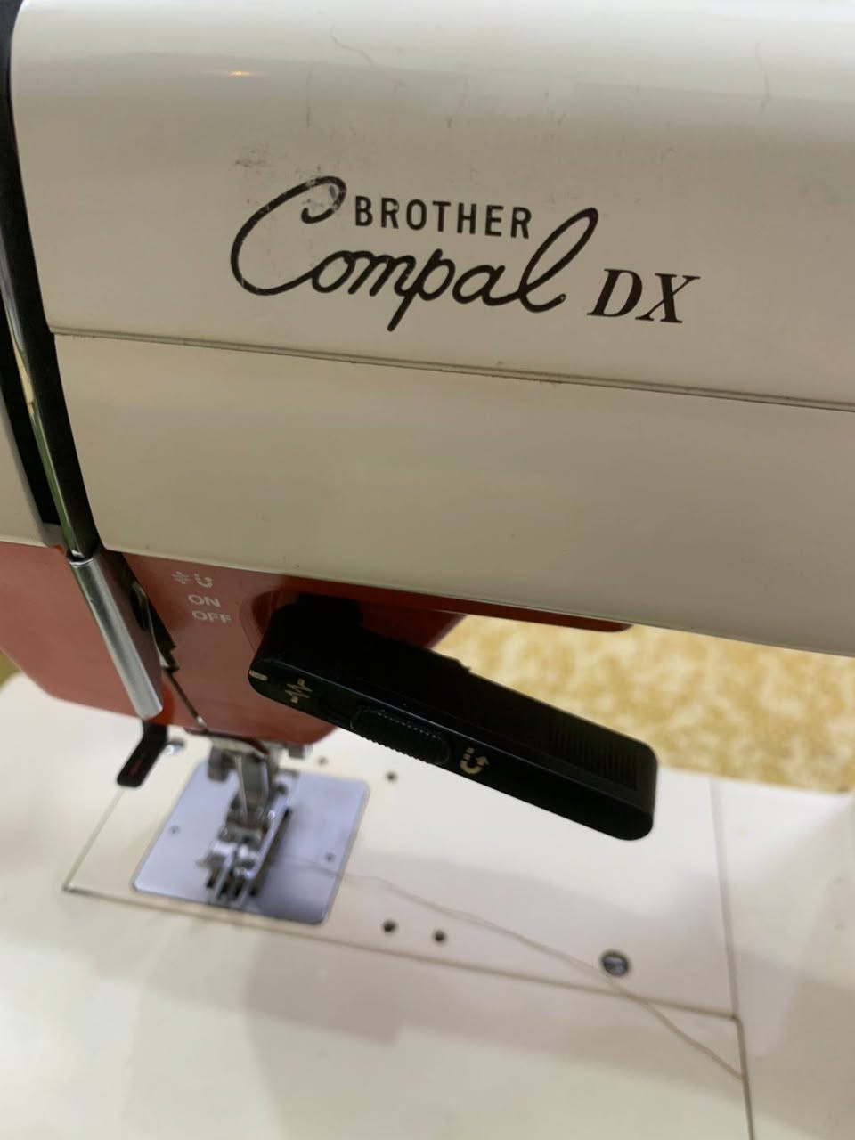 السلام وعليكم مكينة براذر ياباني جديده مستعملة شي قليل مكفولة من التصليح والعطل مثل ماتشاهدون أمامكم السعر 350 المكان بغداد تقاطع النهروان ايستفسار اتصال *********** وبيكم خير ودللو
