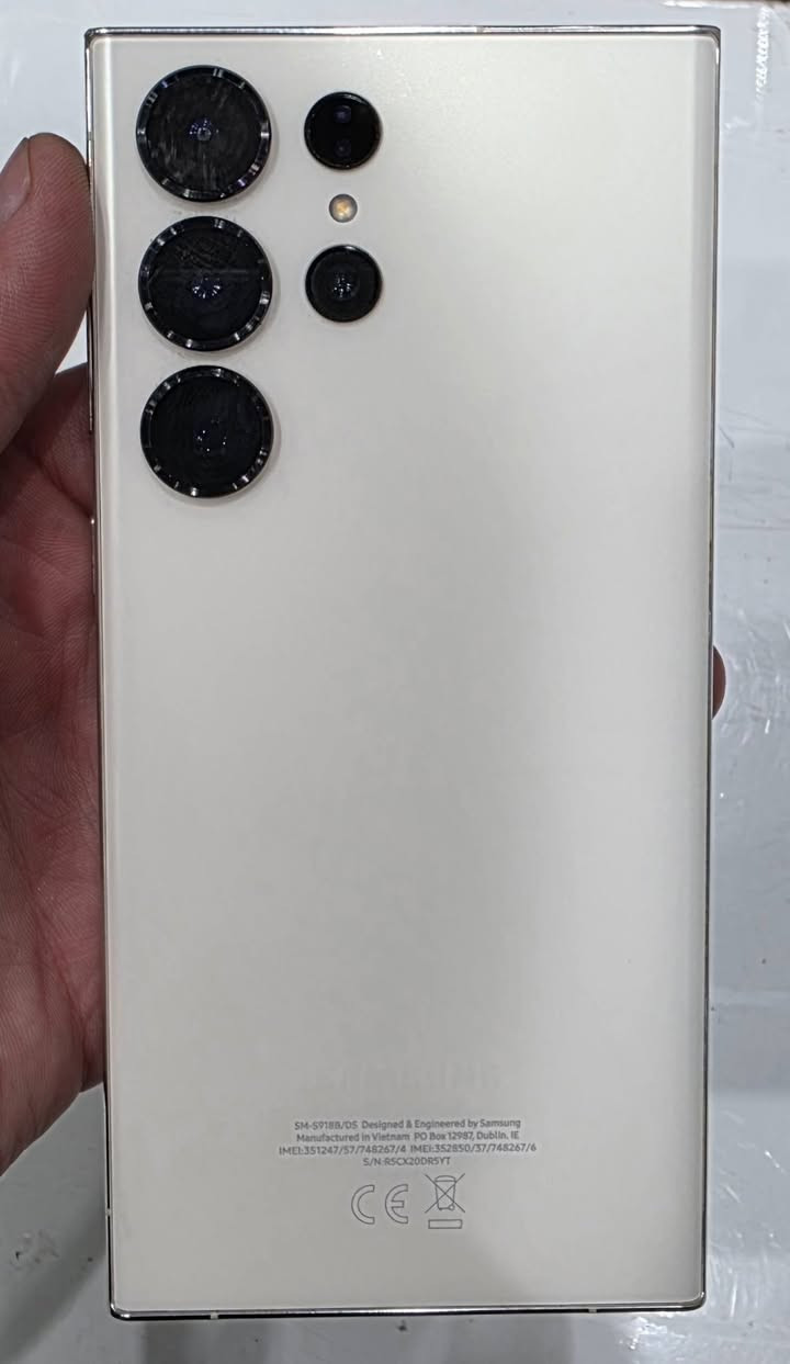 سلام عليكم
 s 23 ultra 
ب٦٧٥ الف 
لا مفتحو لا مبدل بي شي 
بي طخات خفيفه بداير 
عنوان بغداد 
***********
