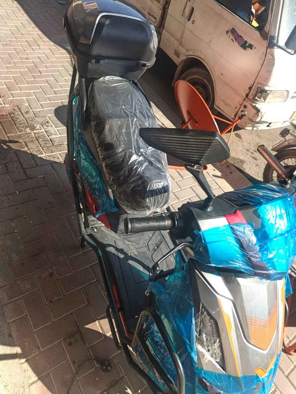 دراجه شحن جديده كامله معا شاحنه مالتها السعر مليون و200 الاستفسار الاتصال بالرقم الهاتف  ‏‪***********‬‏
