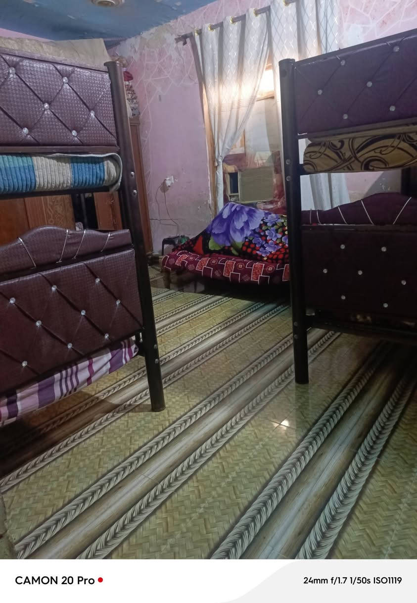 سلام عليكم بيت البيع ٣٠٠متر بصفه جامعه كربلاء قرار محكمه البيت سند ٢٥ المساحه ٣٠٠متر سعر ٥٢وبيه مجال السفسار مرواس عدي بسياره بيت قطعة عادي كلشي محسابه السفسار ***********وساب
