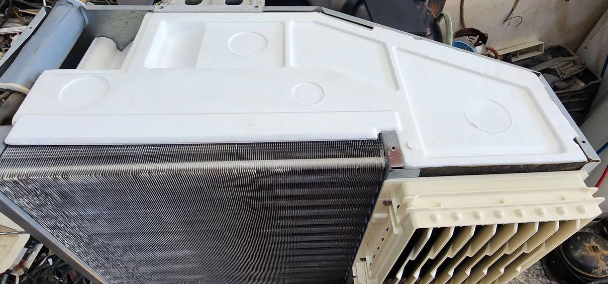 مكيف جنرال ياباني أصلي ابو العين السحريه الأصلي 2 طن الابتر 
نظيف جدا جدا  مشدود و ما مشتغل بعده جديد 
 دفع الهواء ممتاز جدا شرط التبريد ثلج ثلج ❄️🥶 
السعر ٧٥٠ الف قفل 
العنوان واسط الكوت دور العمال مقابل جامع الرسول 
ورشة و معرض مبين سمير عوفي 
هاتف 
***********
***********
#الجميع 🌹
