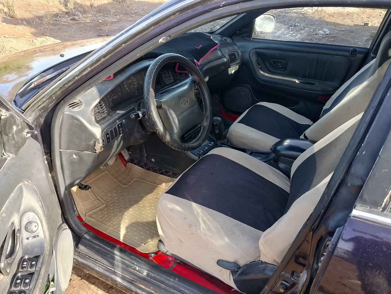 السلام عليكم 
للبيع سياره سوناتا موديل 95سياره مثل ما بصوره لا ضربه ولا صبغ ولا شي يذكر كير و مكينه كفاله سياره ترايه وين ماتريد رقم السياره نجف المالك موجود سنويه ساقطه بشهر 11/2025 سعر 35 وبيه مجال ويدلل رقم صاحب السياره ***********
