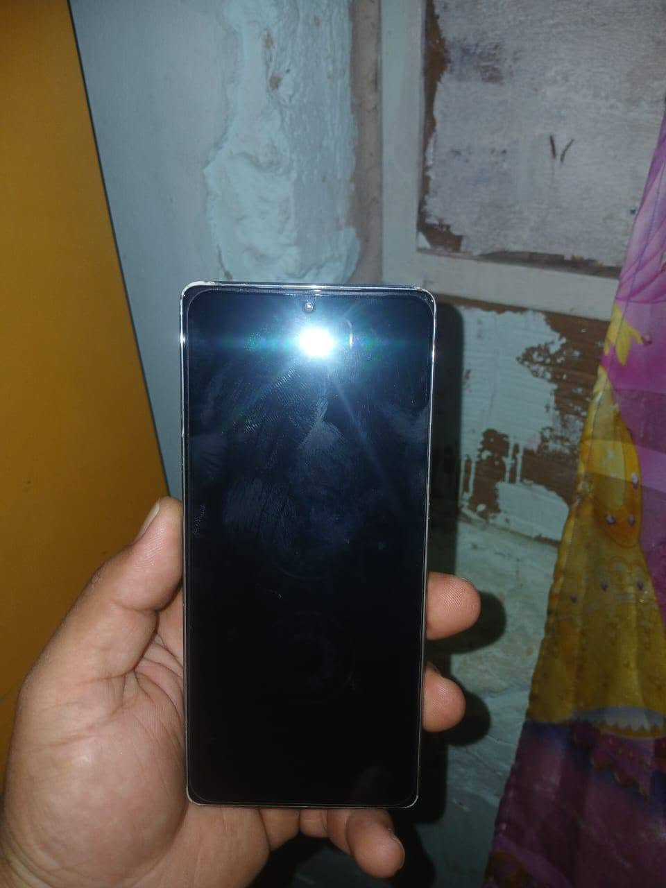 🔥 للبيع او للمراوس ب ايفون
: Infinix GT 20 Pro 🔥
حالة الجهاز: تمام، استعمال 3 شهور بس ⏳
بدون ملحقات
المميزات:

شاشة مبهرة: 6.78 بوصة +FHD بمعدل تحديث 144Hz، مثالية للألعاب والأفلام 🎮

أداء ممتاز: معالج MediaTek Dimensity 8200 Ultimate لأداء سريع وسلس 🚀

ذاكرة كبيرة: RAM 12GB، تقدر تفتح كل التطبيقات من غير أي تهنيج 💼

كاميرا رائعة: كاميرا خلفية بدقة 108 ميجا بيكسل وصور سيلفي تحفة بدقة 32 ميجا بيكسل 📸

بطارية قوية: 5000 مللي أمبير، بتشتغل معاك طول اليوم، وبتشحن بسرعة 45W، تضمن لك استخدام مريح 🔋يشغل 120Fbs بل العاب من ضمنها ببجي 

مكاني أبو غريب
متواجد فيس
سعر 225 وبي مجال حك الجيه


**إذا كنت صاحب هذا الإعلان وتريد حذفه لأي سبب، رجاءا أرسل رسالة إلى الدعم الفني**