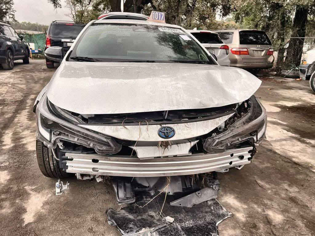 كورلا 2024 هايبرد xse عدا سلايد
سيارة فول لفول بكلايت مميز ليد ويل ١٨ رياضي بلاد
دفيوزرات دوسات جانبية بلاد كفالة عامه عدا لطخه بارد واضحه بخشم البنيد سستم صوت jbl سيارة حلوه ونظيفة وكفالة من صبغ  سعر 169$ 
محرك ١٨٠٠ لمرغوب سعره مناسب جدا وليعرف بيهن يعرف قيمتهة ***********
