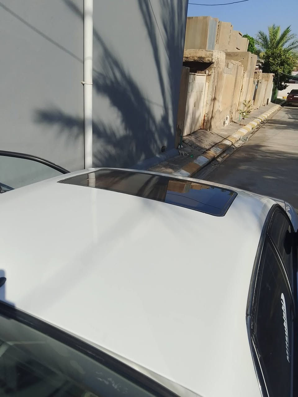 السلام عليكم 

للبيع متسبوشي گلنت موديل ١٩٩٢ اصل 
 
مواصفات السيارة : اربعه دسك تخم ويل كب تايرات جديدة حداديه بشرط جديدة  سلايت لايت زنون إشارات  كهربائيات بشرط شغال 

الگير والمحرك : گير ومحرك متسيوبوشي گلنت بلادي  
بشرط بدون صرف وبخار 

حالة السيارة : سيارة صبغ قطعه ونص فقط غيره كفاله عامه 

اصوليات السيارة : سيارة رقم انكليزي كامل وسنويه جديدة بدون غرامات تحويل وكاله بشرط

مكان السيارة : ديالى 

للاستفسار الاتصال على الرقم:***********/ حمزة السامرائي
