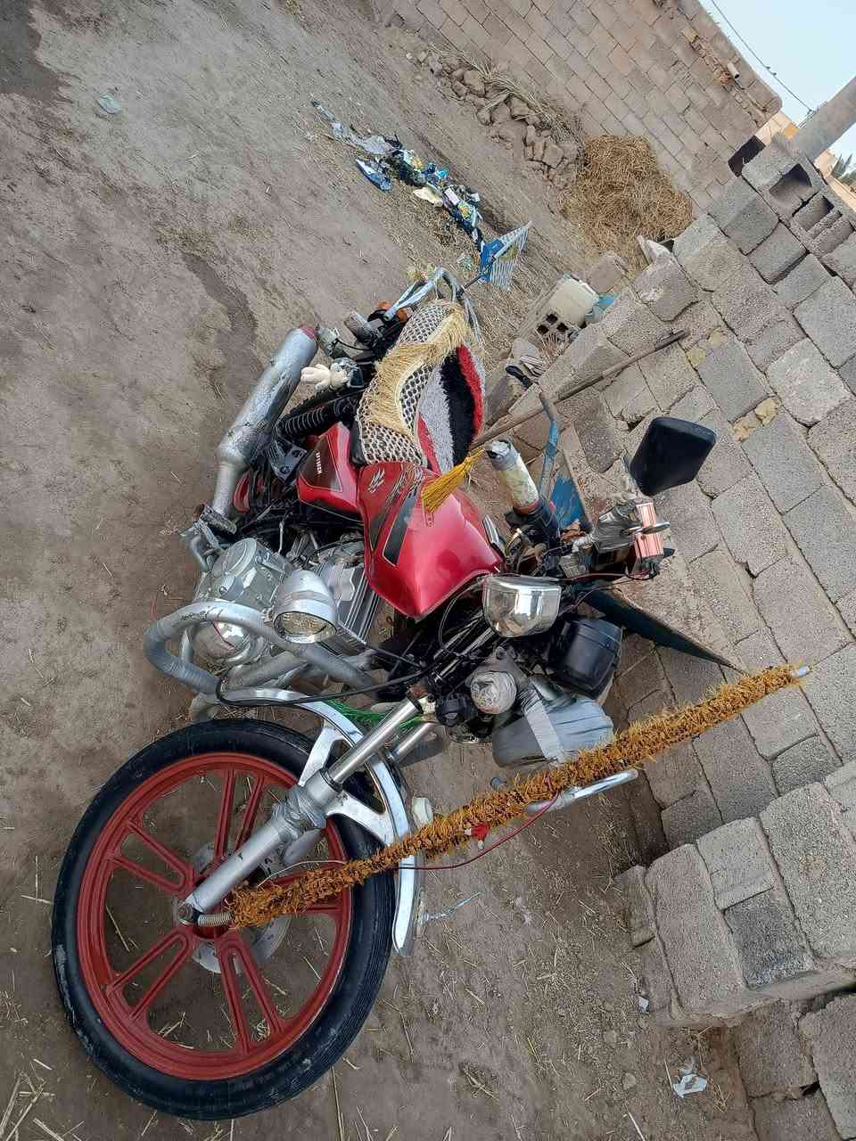 سلام عليكم دراجه صاروخ للبيع مديل 2014 كلك دراجه مكفوله كفاله عامه السعر 350وبيه مجال للشراي التصال
***********
