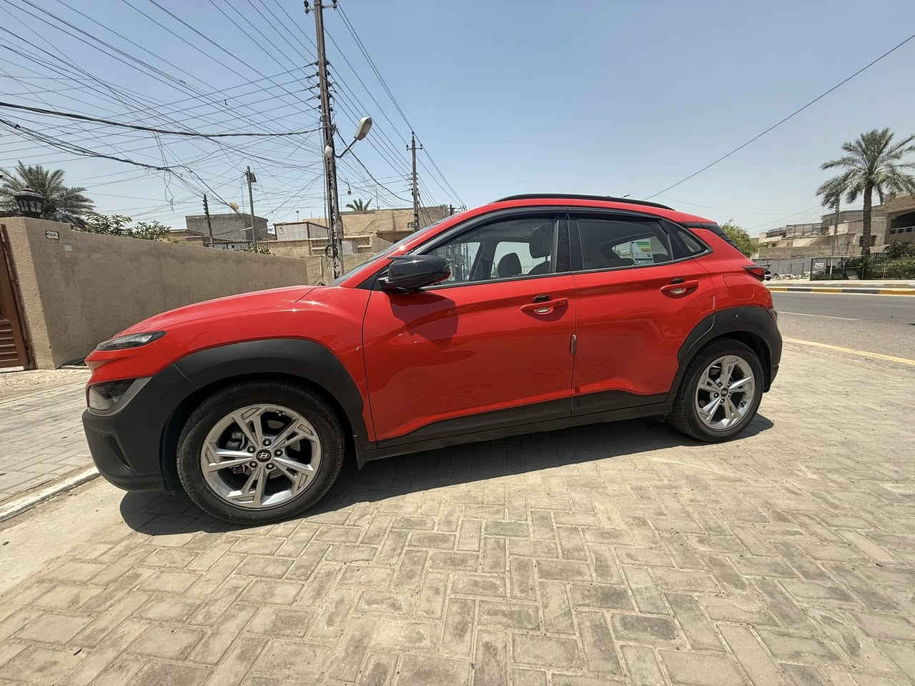 هونداي كونا  خليجي موديل ٢٠٢٢
فوول مواصفات 
رقم بغداد بأسمي الجديد وهزة 
محرك 2000 دوش
ماشية ٤٣ الف
فتحة سقف
تبريد شاشة 
بصمه تشغيل وتشغيل عن بعد
ترحيب عند الاقتراب
لدات نهارية
لايت زنون وبروجكتر زنون 
كشن السائق كهرباء
شحن وايرلس
/منافذ شحن 
حساسات امامي وخلفي
نظام نزول وصعود منحدرات 
تحديد مسار ومانع انزلاق
اربع مودات قيادة
شاشه تاب كبيره
٦ ايرباك وداخل بيج  

السيارة مكفولة كفالة عامة من كلشي حديد ودعاميات ومن الشخط ورصعة وبارد وصبغ وحالوب وتبديل وبيها سونار حديث سيارة مال بيت برغي ممفتوح بيها نهائياً 
السعر 165 ورقة  وبيها مجال جدا بسيط 
رقم الهاتف  *********** مهندس مروان
العنوان بغداد /حي العامل قرب شارع المطار
