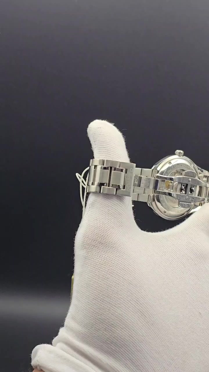 رومر اصلی وكاله
الساعه غیر مستخدمه 
قطرها ٤۱ 
مكینه و صنع سویسری 
حركه اوتوماتیكیه ذاتیه التعبه
السعر:٤۲٥ دولار


**إذا كنت صاحب هذا الإعلان وتريد حذفه لأي سبب، رجاءا أرسل رسالة إلى الدعم الفني**