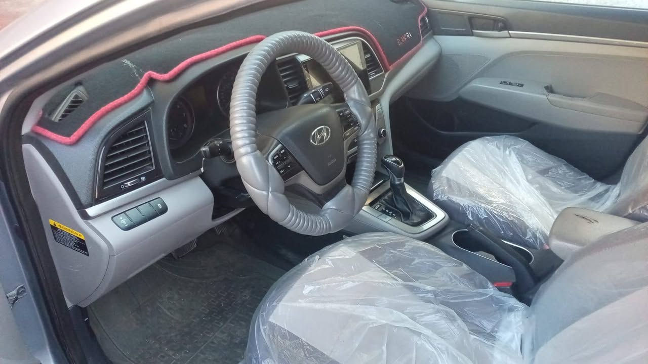 النترا موديل 17 وارد امريكي ما بيها صبغ السعر دفتر 25 
للاستفسار الاتصال على الرقم *********** الفلوجه
