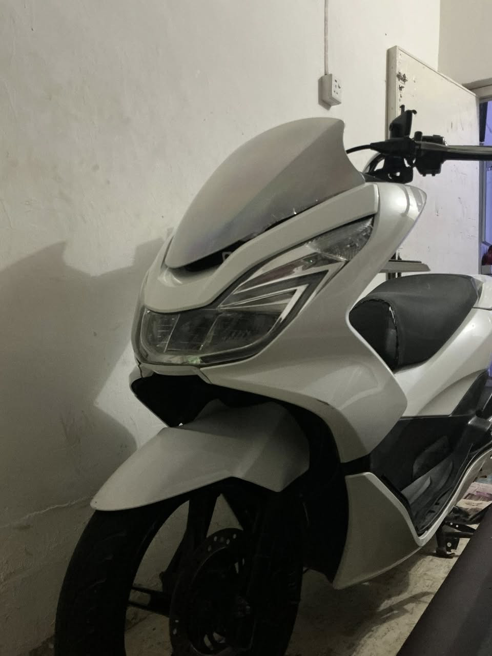 السلام عليكم دراجه بي سي اكس ياباني JF م
موديل 2018 وبيه ادامه كامله للكلجات يم بيت ياسر بالشعب 

شلعه معدل 120

والجامه هاي محد مسويه ليزريه تضرب بالشمس 

لون ابيض صدفي 

ماشيه 45 الف

فيتبم ونوزل جدد شادهن 

طسه ناعمه 

دسكات جدد بريكك بل مكان بلك اصلي فحمي 

مكاني بغداد سعر 1650 بيه مجال حك جيه

*********** وتساب فقط
