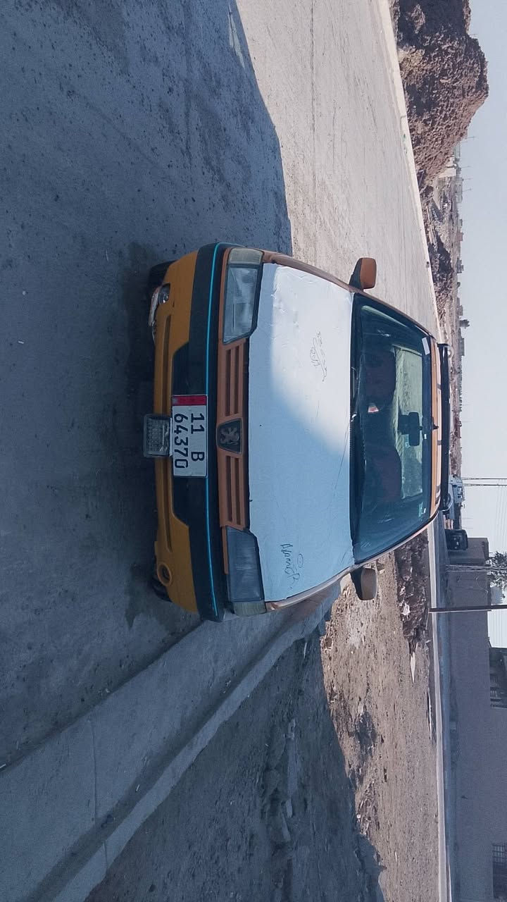 سلام عليكم بيجو 405 موديل 2006
مصفرة هيئة وغرامات رقم انكليزي 
محورة كورلا اوتوماتيك ازوج تايرات والبقية زينات تبريد عوزة بس كلج كمبريسر السيارة خير من الله مال عويل السعر 28.       *********** متوفر واتساب فقط
