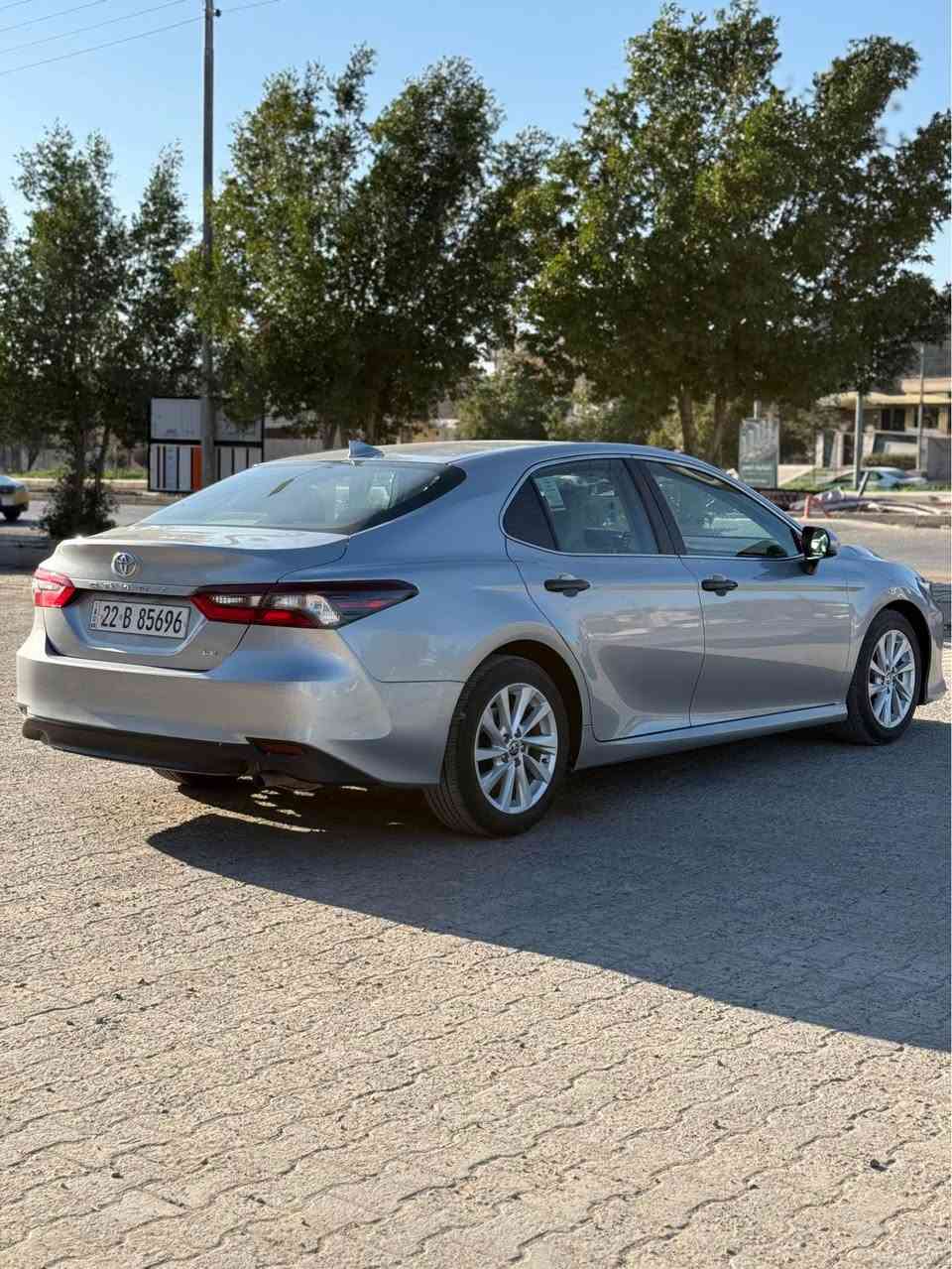 كامري موديل 2021 امريكي 
مواصفات LE
ماشية 85 مايل 
بدون صبغ بدون تبديل 
ضررهه البونيد و نفسه مصلح بارد و صور الضرر موجود 
سيارة جديدة و مناقصهه شي 
للاستفسار *********** خناقين, ديالى
