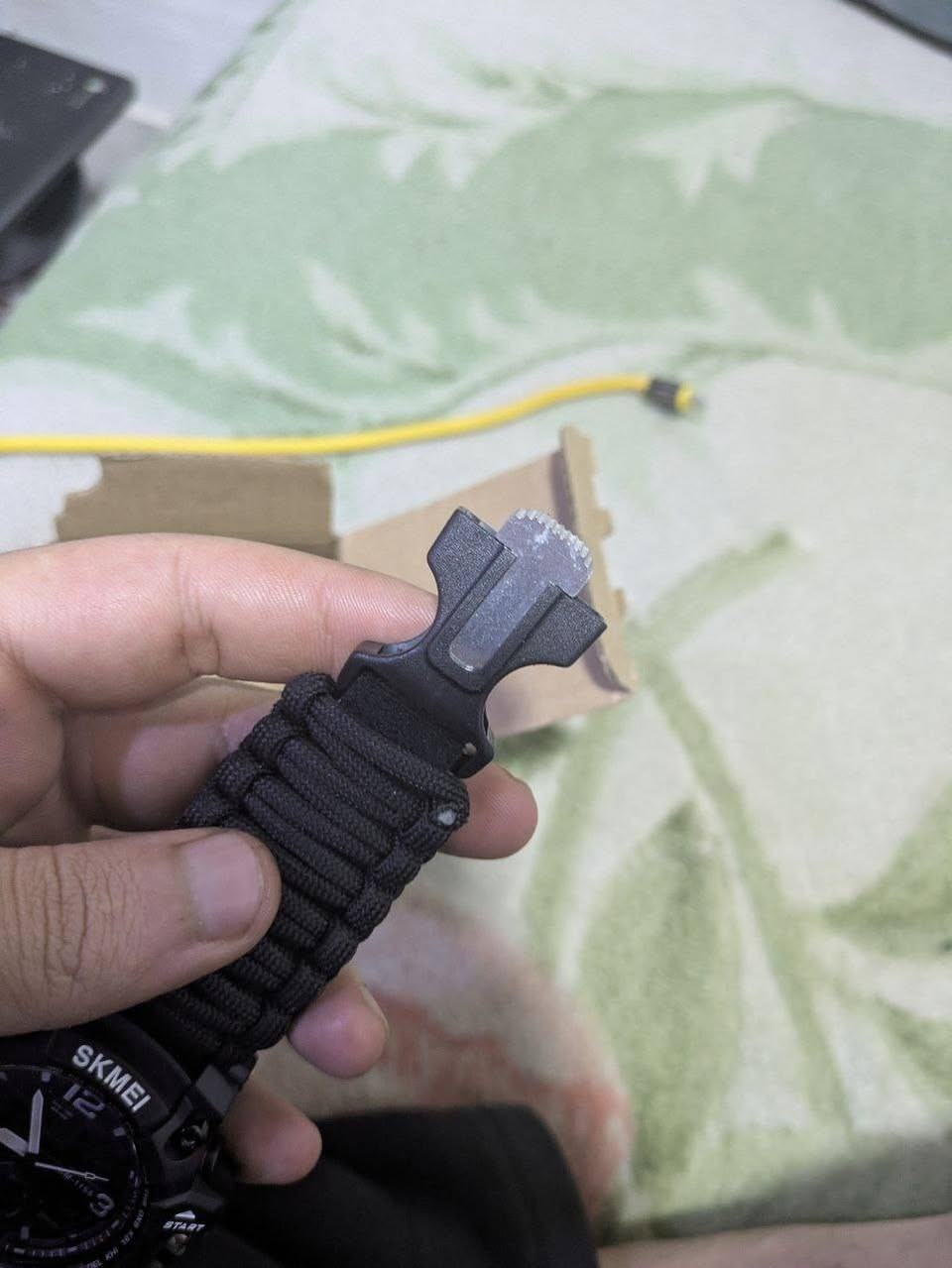 ساعة رقمية وميل كلش حلوة بيها بوصلة و ومقياس حرارة و جداحة قطعة جديدة لوك لون اسود اليفيدة يدفعلنا بي سعر وياخده


**إذا كنت صاحب هذا الإعلان وتريد حذفه لأي سبب، رجاءا أرسل رسالة إلى الدعم الفني**