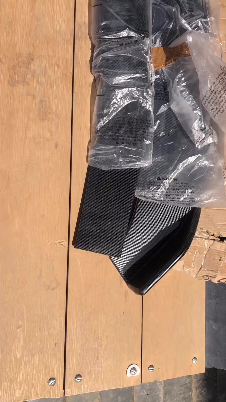 سلام عليكم عندي لحيه وترايش كوربون امريكي  فايبر نفس الوان جارجر او اوباما هنه جوكر للبيع السعر 50الف مكاني حله شارع 40 
***********
