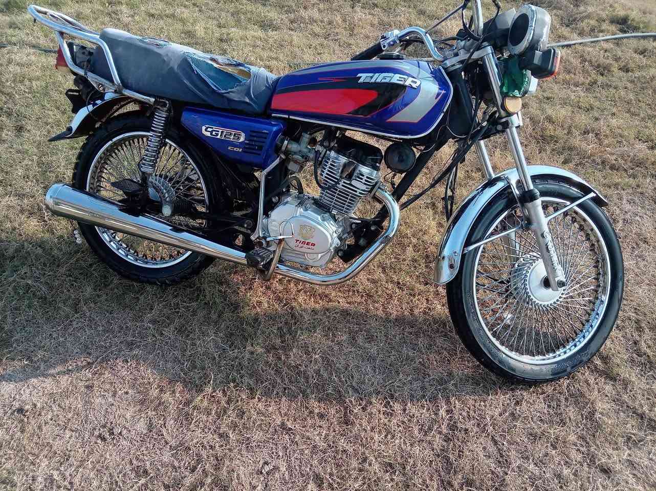 سلام عليكم دراجه تايكر للبيع موديل 2021اوراق كامله محرك ما مفتوح السعر خاص للاستفسار الاتصال ***********
