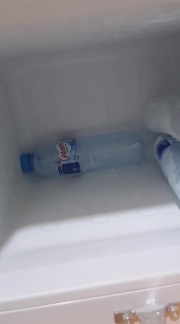 ثلاجه لبيع خو جديد بكاني تنومه صالحيه عقارات شايب ***********
