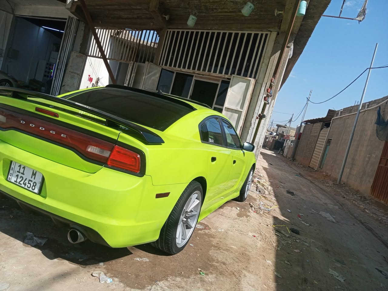 جارجر2013 SXTبلاس حادث جاملغ وبنيد وبيها تغير لون بدون داخل وبدون معجون السياره فول للاخير ونضيفه وجاهزه
فتحه
.شاشه كبيره 
.كير طياره
.سستم صوت بيتس 10سماعات
.كامره 360درجه
.كشنات جلد وحضن كهرباء 
.تدفئه تبريد كشنات 
.شفتات ستيرن 
.كلاصات حار بارد 
.خزن ميموري 
.ستيرن كهرباء 
.تشغيل عن بعد 
.دواسات بريك وبانزين كهرباء
نضام S سبورت بلادي
.    الاضافات 
كت كامل srt. دعاميات دوس وبنيد سبايدر 
.ويل فيرادا 20
تخم تاير امامي 245 خلفي275
.شاشه محدث مودات ل SRT 
مكينه 3600 السياره جاهزه من كولشي عدا ونه بسيطه ب الاكسل السعر 137 وبيها مجال بسيط مكاني كربلاء ***********
