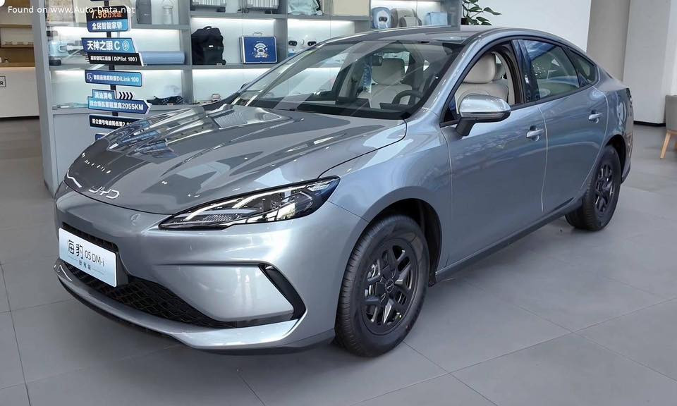 شركة دقة قياس الدقيق
بي واي دي سيل 6 موديل 2025

BYD SEAL 06

انتباة‼️‼️السعر//🔥🔥تدللون متابعينا 

انتباة‼️الالوان (ابيض. سمائي)

الهجينة الذكية… أداء مذهل وكفاءة بلا حدود.

بقوة 163 حصان وتسارع من 0 إلى 100 كم/س خلال 7.6 ثانية . تمشيك 2,100 km بالتفويلة الكاملة

تمنحك BYD Seal 06توازناً مثالياً بين القوة، الهدوء، والتوفير.

🔹 نظام هجين متطور DM-i

🔹 كارت تشغيل + شاحن

🔹 شاشة ذكية ومقصورة فاخرة

🔹 أنظمة أمان شاملة

🔹 سعة خزان الوقود 65 لتر 

 السعر🔥 بس 16مليووووون فقط  
يوجد لدينا بل اقساط بسعر مناسب 
تدللون متابعينا ❗️
الاستفسار 📞

0770 004 8606
