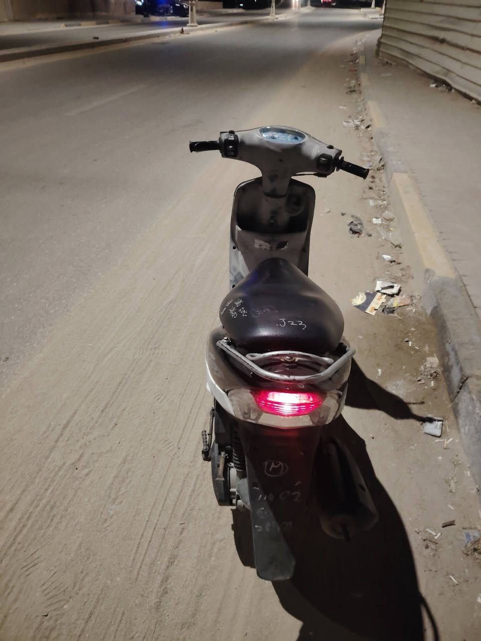 سلام عليكم شباب ماكس منغولي للبيع توه طالعه صارله سبوع توازي على بيعته مكفول كفاله عامه سعر ٨٥٠ وبيه مجال عنوان سماوه ***********
