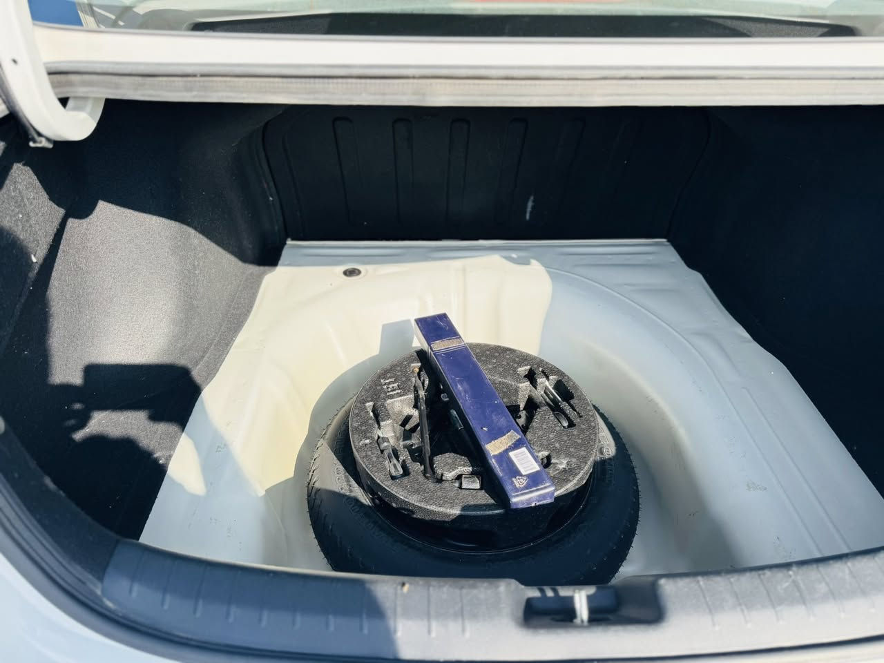 سيراتو ٢٠٢٤مكينه ٢٠٠٠ماشيه ٥٤بيه شخط زغير باب خلفي عكس سايق واضح صوره مكان واسط  الزبيديه السعر١٨٥
***********
***********
