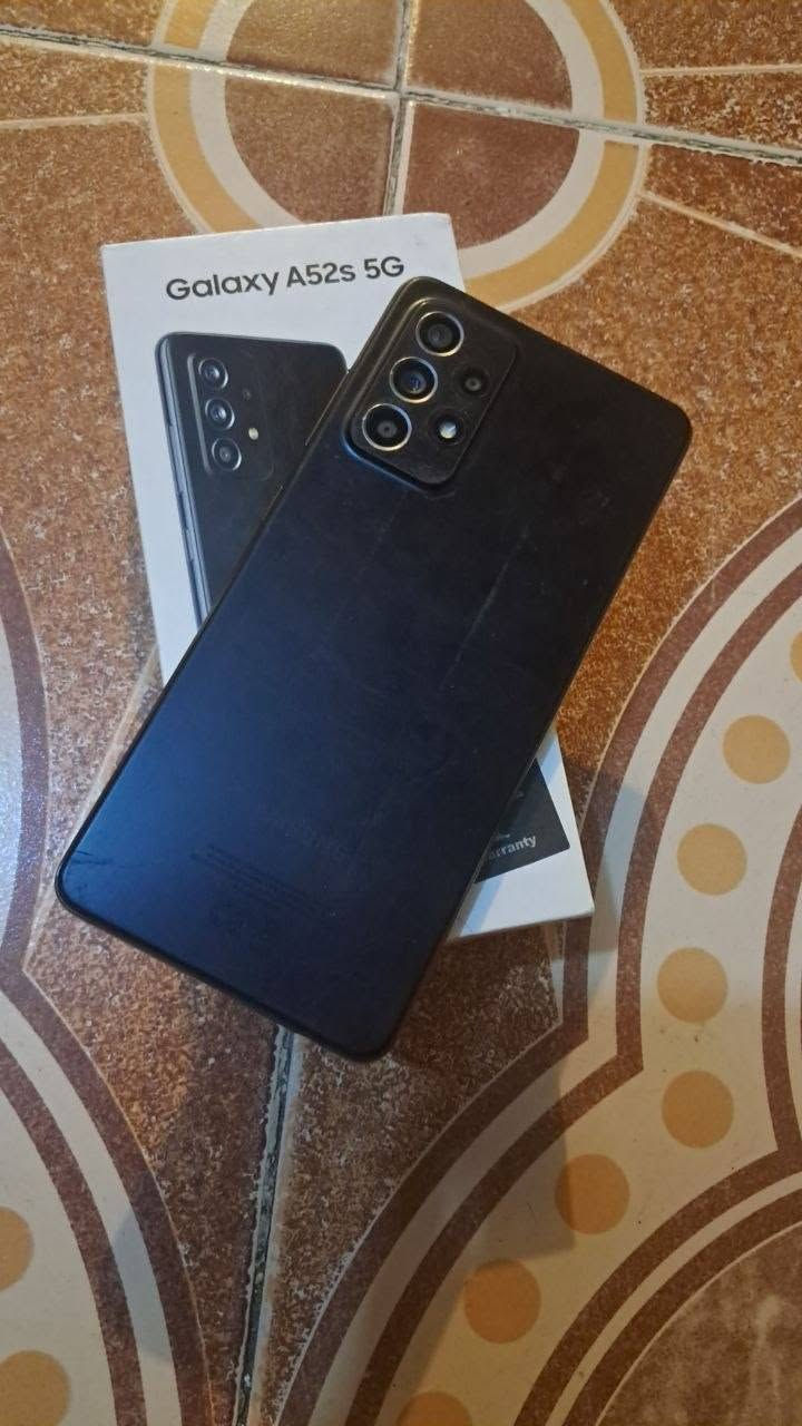سلام عليكم . جهاز سامسونك A52s 5G ذاكرة 256 رام 8 شاشة سوبر اموليد ومواصفاته البقية معروفه يعتبر من الفئة المتوسطة معالجة snapdragon 778g كلش نظيف ومداخل صيانة ولا مبدل بي أي شي باقي على وضع الشركة كارتونته نضيفة وكلشي كدامك رايدة ب170 وبي مجال مكاني بغداد حي الاعلام *********** ادمن وافق🤍
