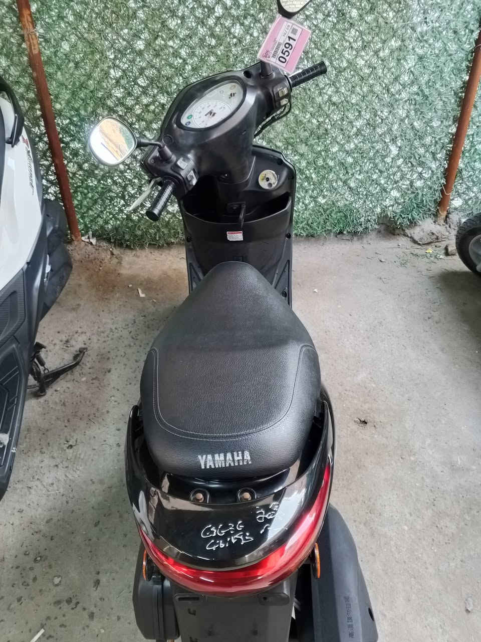 السلام عليكم شباب دراجه بغبغاء للبيع الدراجه من كلشي مكفوله ختم واحد جديده بمعنه الكلمه تجي وتشوف بعينك انضف من الصور مكانيه بلكاظميه قرب جسر الكريعات سعرهه مليون وتلثميه بيهه مجال كلش قليل 
هاذه رقمي ***********
