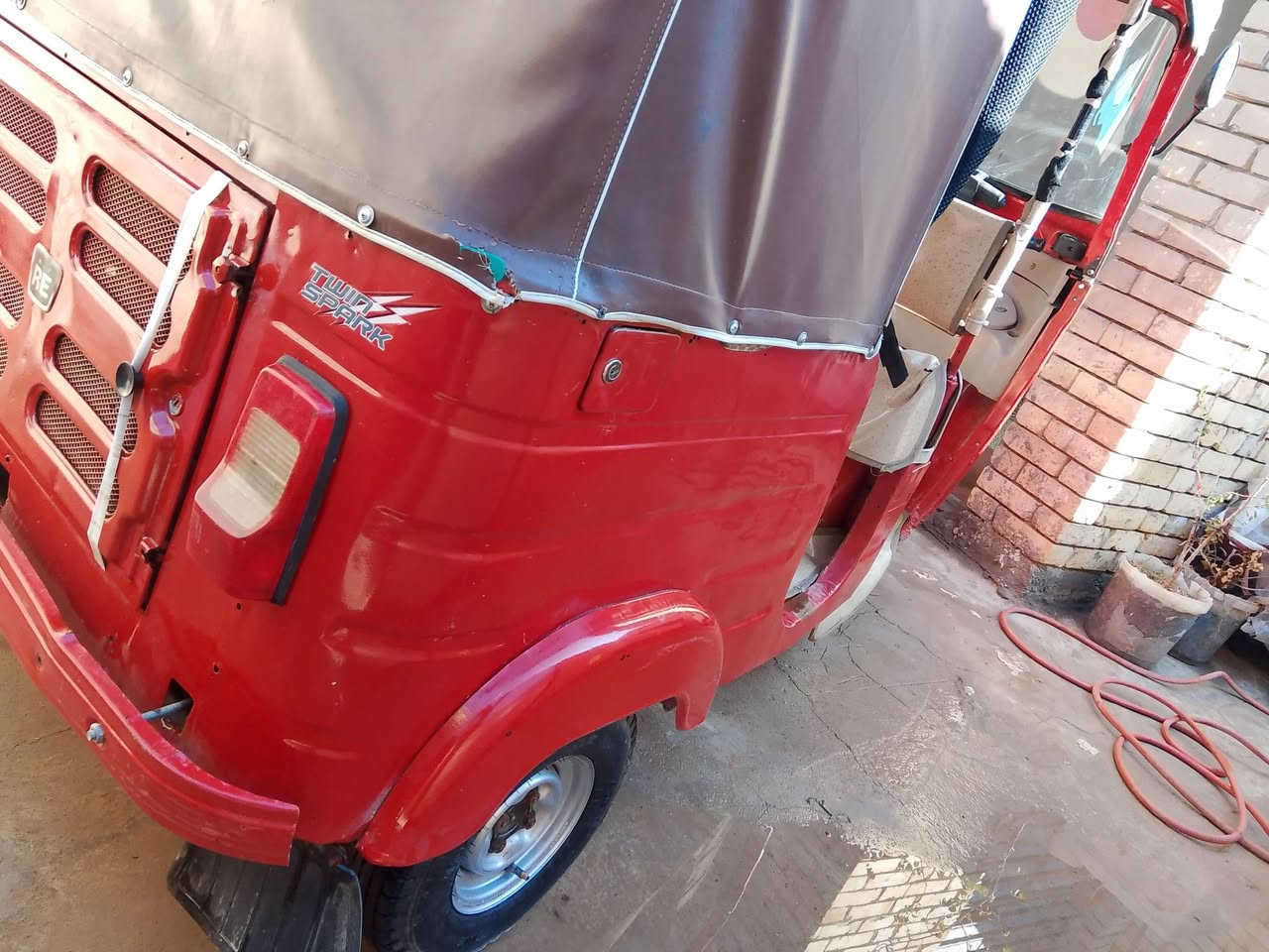 سلام عليكم تكتك للبيع مديل 18شهر 9رقم  وداخله هزه السعر خاص  للستفسار على هذا رقم ***********
