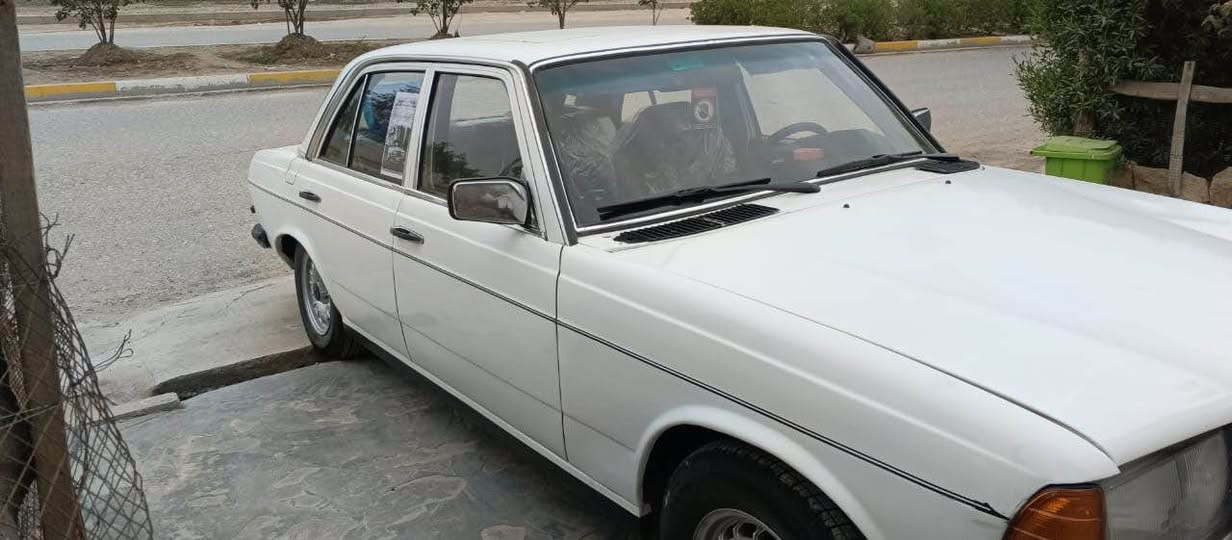 🌺ماشاءاللە تبارك رحمان 🌺

سلام عليك اخوان عندي 
مرسیدس1982كلاسيك 230Eكير محرك كهربايات شرط  محرك بطە دعامي لال دعامي مكفول سبغ عام جمالي بدون ضربة سيارة جديد تحویل غرامة کلش شرت سیارة بسمی
سعر45$
مکان اربیل 
رەقم *********** ڤایبرە واتسئاب أربيل, العراق
