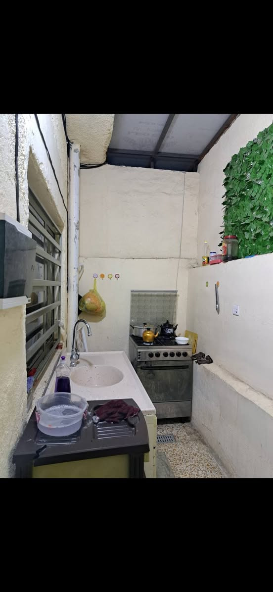 مدينه الصدر قطاع 41 بيت للبيع الاتصال على الرقم والاستفسار   ***********
