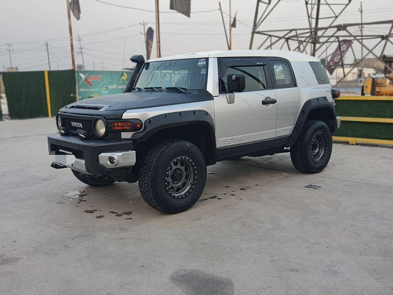 للبيع افجي موديل 2008
ماشيه 150 كم 
وارد امريكي 
بيها صبغ صفحة السكن 
شاشه جديده 
كامرا
سستم كفرات اسود 
شوتة خارجيه 
تاير جبلي
 وويل ميثود اصلي
حداديه جديده
مابيها اي نقص 
رقم بغداد بأسمي 
مكاني بغداد 
***********
وياها دبلات اولد مان +درع +سيبايه
