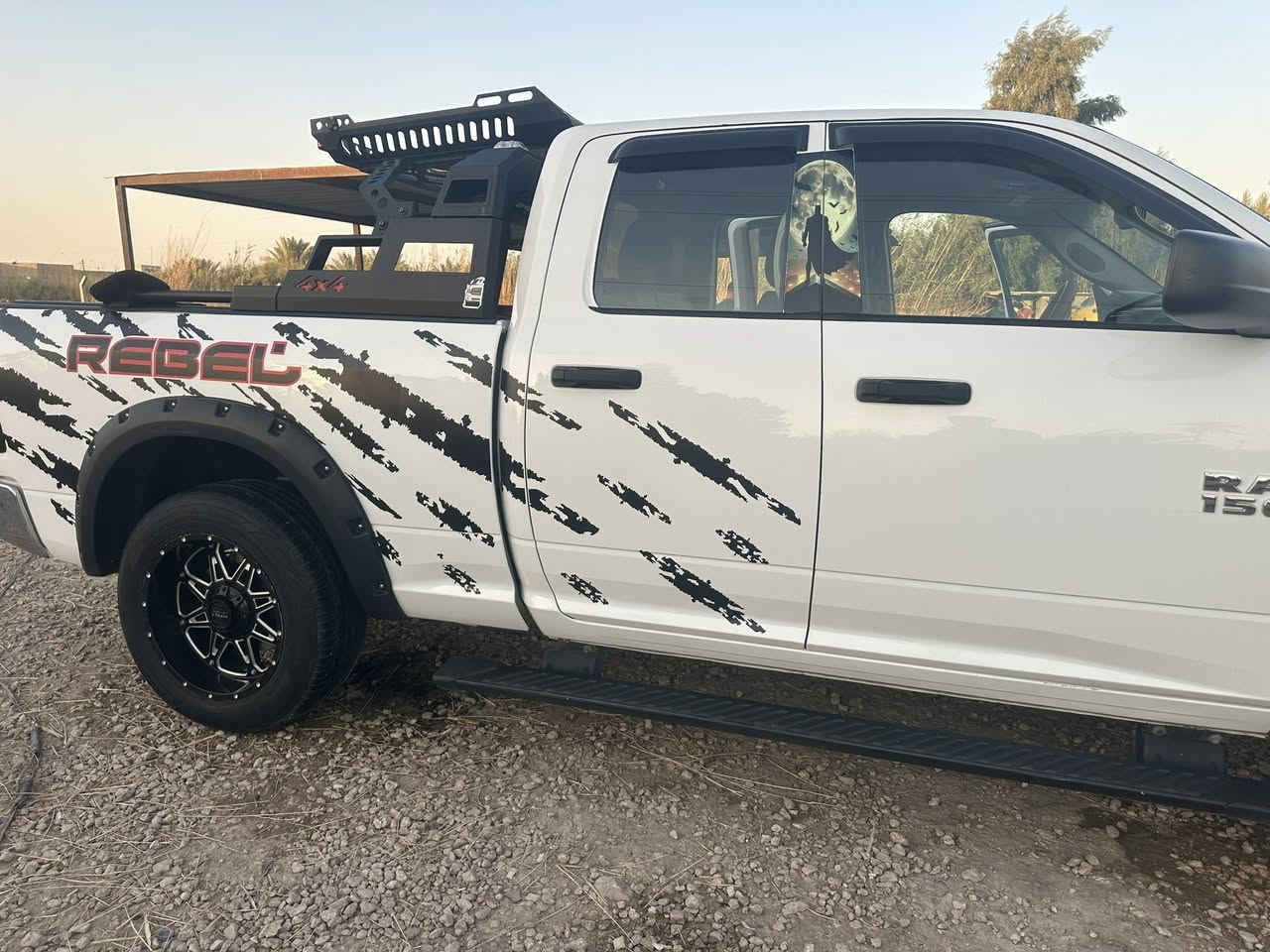 سلام عليكم
دوج رام كلاسك 
موديل 2017 رقم بغداد
بيع او مراوس 
***********
