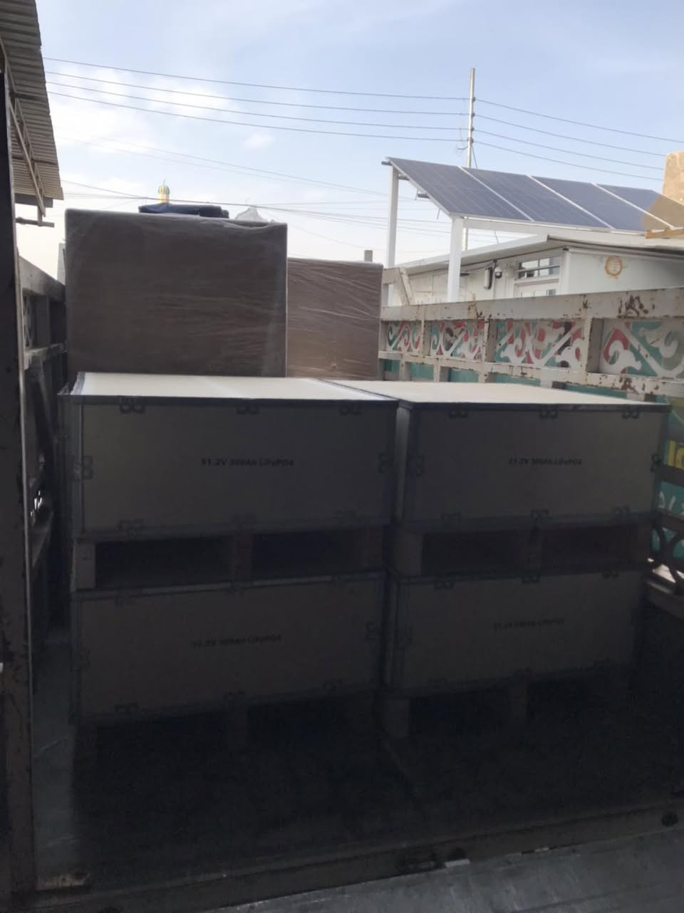 جانب من تحميل موادنا الى وكلائنا في بغداد و الديوانية

بطايرات هايلي العملاقه الغنية عن التعريف 
حجم ١٥ كيلو واط عدد دورات ٨،٠٠٠ و ١٠،٠٠٠ دورة مما يعني عمر طويل وتعيش وياك سنين

انفيرترات سولارماكس حجم ١١ كيلو واط 

انفيرترات سنكسيل الصامت العملاقة بقدرة ٦ كيلو واط بضمان ٥ سنوات

ميكانو zam275 مع جميع الملحقات الخاصة بهيكل الواح الطاقة الشمسية  بضمان ٢٥ سنة ضد الصدأ والتآكل

بغداد - حي الجهاد
***********-***********-***********
