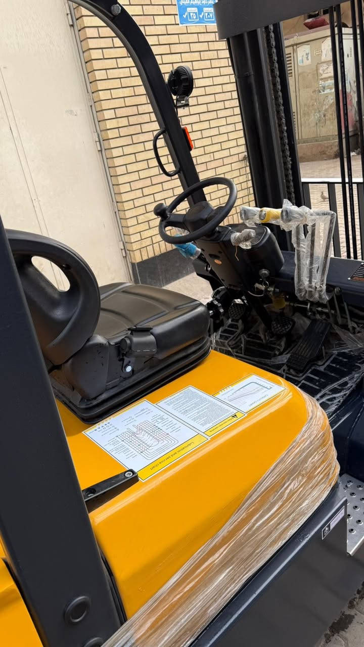 السلام عليكم ورحمة الله وبركاته
للبيع رافعة شوكية هايفون 3 طن ثلاث حركات زيرو 2025  العنوان بغداد قرب كراج النهضه للاستفسار على الرقم التالي ***********
