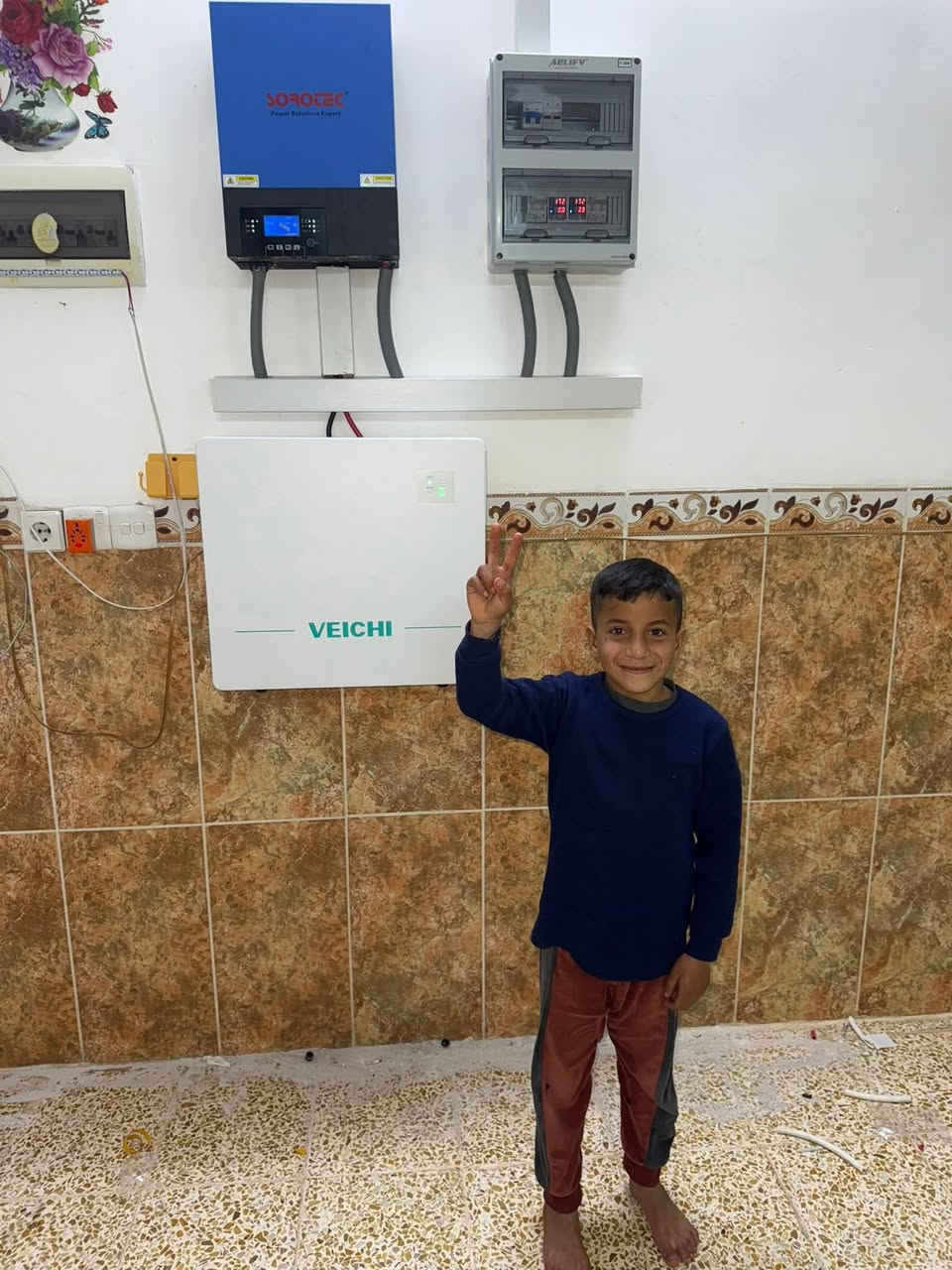 (#المصداقيه_اساس_النجاح)
الاخوة للطاقة الشمسية المتجددة بكوالتي ومواد عالية الجودة  _اخـــتـــيارك_الأمـــــثل

تم بحمد الله تنصيب منضومة طاقة شمسية 5أمبير ليلي10 أمبير نهاري 

للأخ فائز ابو عمر
#مجارين
#تويم 

4.✅بطاريات Veichi ضمان 🔟 سنوات 
عمر أطول وأكثر أمانًا
فوسفات الحديد الليثيوم من الدرجة A+ من EVE.
نظام إدارة البطارية مع حماية متعددة المستويات.
2. ✅سهل التركيب والاستخدام
التطبيقات: السكنية، والتجارية، والصناعية، والأنظمة خارج الشبكة، والربط بالشبكة، والاستهلاك الذاتي.
متوافق مع جميع محولات الجهد 48 فولت التي تدعم بطاريات فوسفات الحديد الليثيوم (LFP).
3.✅ مرن وقابل للتوسيع
تصل سعة الطاقة للنظام إلى 229 كيلوواط ساعة، وذلك عند تشغيل ما يصل إلى 16 وحدة بالتوازي.

4.✅ الامتثال
UN38.3، MSDS، CE-ROHS، IEC-61000.

5.✅ كثافة طاقة أعلى
تشغل البطارية مساحة أقل وتبلغ كثافة الطاقة فيها 166 واط/ساعة لكل كيلوغرام.

انفيرترات الطاقة الشمسية الهجين من سلسلة SISV بقدرة 4.2 كيلو واط/#6.2 كيلو واط/8.2 كيلو واط/10.2 كيلو واط

✅إخراج موجة جيبية نقية.
✅ثلاثة أنواع من وضع الشحن.
✅نوعان من وضع إخراج التيار المتردد.
✅يعمل مع أو بدون بطارية.

✅الواح شمسية  سعة 615 واط وجهين بازبار16( جنكو) نوع N- type  #ضمان_15سنه_وتشغيل_30_سنه

 

🔆كادر مختص م̷ـــِْن المهنديسن بافضل وادق الاجهزة 

المكونات 👇
⭐️قواعد حديد مغلون 
⭐️اسلاك خاصة بالتيار المستمر DC 
⭐️اسلاك خاصة بالتيار المستمر DC
⭐️قواطع خاصة بالتيار المستمر DC 
⭐️توصيلات MC4 
⭐️اجهزة الحماية
ــــــــــــــــــــــــــــــــــــــ
علمآ شركتنا تعمل في جميع المحافظات 
ضمانات حقيقية 
صيانة مجانية 
#للتواصل والاستفسار اكثر يرجى الاتصال عبر الارقام التالية

 0770 888 4656

‏‪0772 348 4841‬‏ 
*********** 

‏‪0750 888 6734‬‏

#الوا  #بطاريات #انفيرتر #العراق #موصل #كوير #مخمور 
#بغداد #كركوك #الحويجة #الشرقاط #قراج #تلعفر #ربيعة
#ناحية_العباسي #الشورة #حمام_العليل #خبات #اسكي_موصل #كلك #كركوك #حي_النصر #ناحية_الشوره #ملا_عمر#وردك
