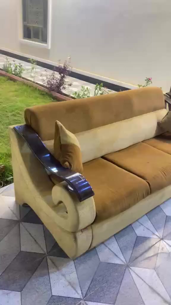 للبيع السعر 450 عشر مقاعد وبي مجال ***********
