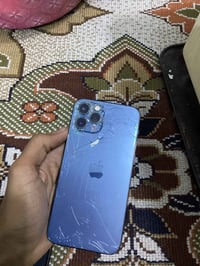 آيفون ١٢ برو • ١٢٨ • شاشة مكسورة